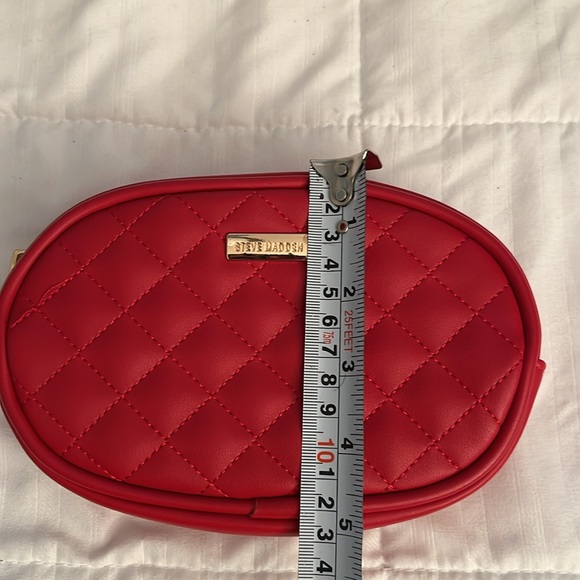 Red quilted fanny pack Steve Madden - Picture 9 of 11